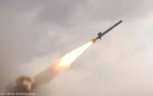 معرضة للغرق.. الحوثيون يستهدفون سفينة بريطانية في خليج عدن معرضة للغرق.. الحوثيون يستهدفون سفينة بريطانية في خليج عدن