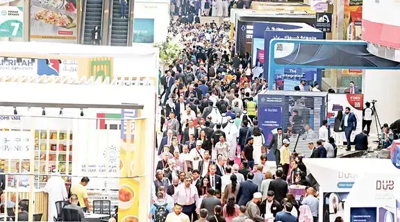 147 ملياراً حجم قطاع الأغذية والمشروبات في الإمارات 2024 147 ملياراً حجم قطاع الأغذية والمشروبات في الإمارات 2024