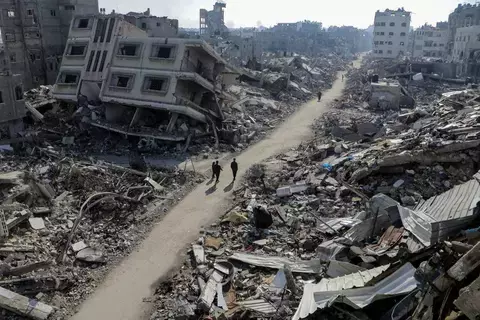 نحو 100 قتيل في غزة جراء قصف إسرائيلي نحو 100 قتيل في غزة جراء قصف إسرائيلي