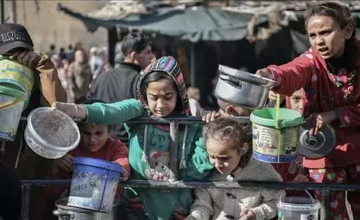بوريل: إسرائيل تستخدم الجوع كسلاح في غزة بوريل: إسرائيل تستخدم الجوع كسلاح في غزة