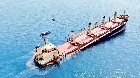 الحوثيون ينفون استهداف كابلات الاتصالات بالبحر الأحمر الحوثيون ينفون استهداف كابلات الاتصالات بالبحر الأحمر