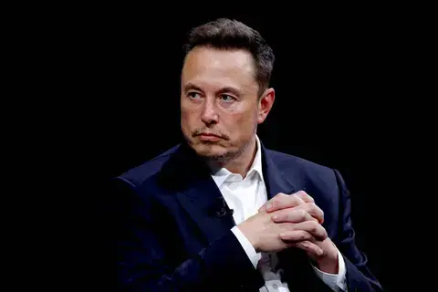 إيلون ماسك يقاضي «أوبن أيه آي» ورئيسها سام ألتمان إيلون ماسك يقاضي «أوبن أيه آي» ورئيسها سام ألتمان
