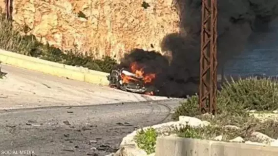 3 قتلى باستهداف مسيّرة إسرائيلية سيارة جنوبي لبنان 3 قتلى باستهداف مسيّرة إسرائيلية سيارة جنوبي لبنان