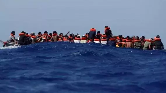 بعد محاولة لعبور المانش.. غرق طفلة في جنوح قارب يقل مهاجرين بعد محاولة لعبور المانش.. غرق طفلة في جنوح قارب يقل مهاجرين