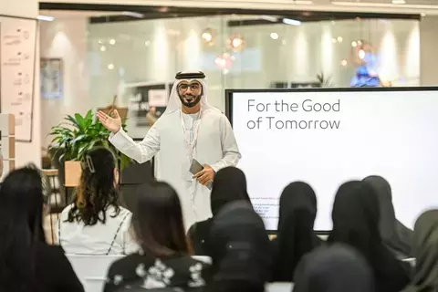 «دبي القابضة» توسّع «قادة الغد للخريجين» عالميّاً «دبي القابضة» توسّع «قادة الغد للخريجين» عالميّاً