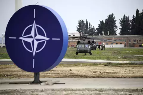 تدشين قاعدة جوية جديدة لحلف «الناتو» في ألبانيا تدشين قاعدة جوية جديدة لحلف «الناتو» في ألبانيا