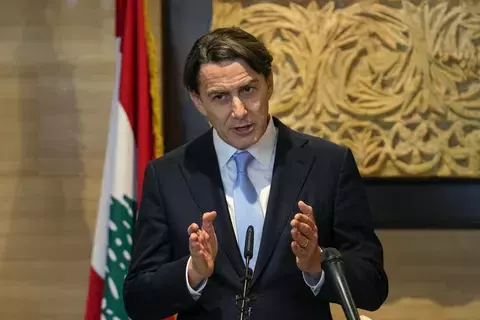 هوكستين: «حرب محدودة» على حدود لبنان وإسرائيل لن تكون «قابلة للاحتواء» هوكستين: «حرب محدودة» على حدود لبنان وإسرائيل لن تكون «قابلة للاحتواء»
