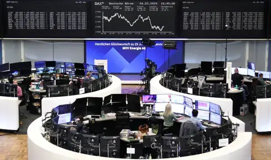أسهم أوروبا تتراجع والأسواق تترقب بيانات من منطقة اليورو وأمريكا أسهم أوروبا تتراجع والأسواق تترقب بيانات من منطقة اليورو وأمريكا