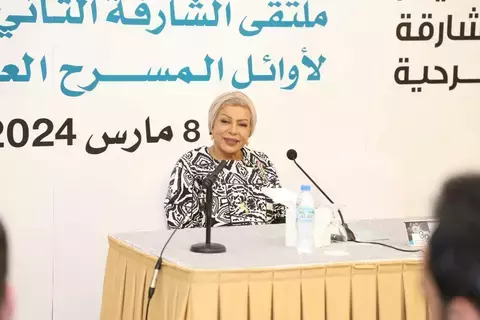 فخرية خميس: عملت في المسرح بالصدفة فخرية خميس: عملت في المسرح بالصدفة
