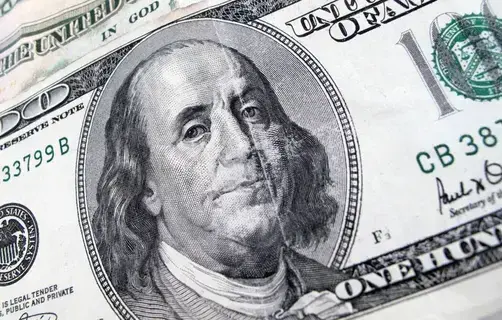 الدولار ينخفض مع عوائد سندات الخزانة بعد تصريحات باول عن الفائدة الدولار ينخفض مع عوائد سندات الخزانة بعد تصريحات باول عن الفائدة