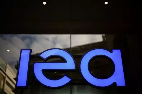 وكالة الطاقة الدولية تتوقع إمدادات جيدة نسبياً في سوق النفط 2024 وكالة الطاقة الدولية تتوقع إمدادات جيدة نسبياً في سوق النفط 2024