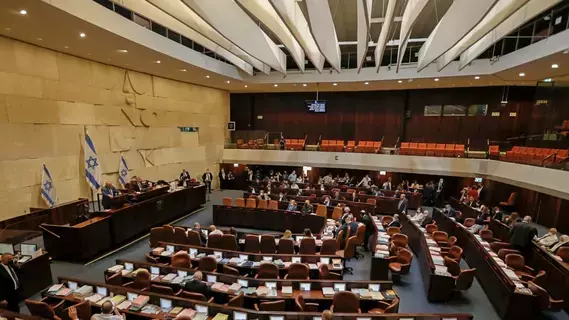 بعد انتقاد شومر اللاذع.. «الليكود»: إسرائيل ليست «جمهورية موز» بعد انتقاد شومر اللاذع.. «الليكود»: إسرائيل ليست «جمهورية موز»