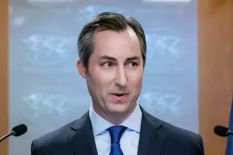 واشنطن تتبرأ من تصريحات شومر حول إسرائيل: تخصه ولم تصدر عن إدارة بايدن واشنطن تتبرأ من تصريحات شومر حول إسرائيل: تخصه ولم تصدر عن إدارة بايدن
