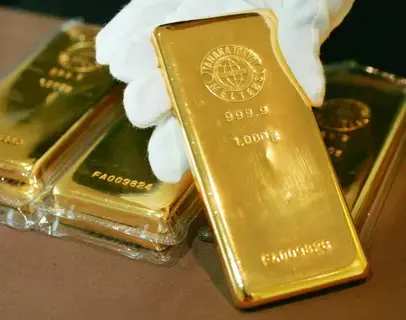 الذهب يتراجع عن أعلى مستوى على الإطلاق مع ارتفاع الدولار الذهب يتراجع عن أعلى مستوى على الإطلاق مع ارتفاع الدولار
