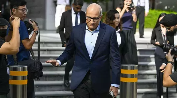 توجيه 8 تهم جديدة لوزير النقل السابق في سنغافورة المتهم بالفساد توجيه 8 تهم جديدة لوزير النقل السابق في سنغافورة المتهم بالفساد