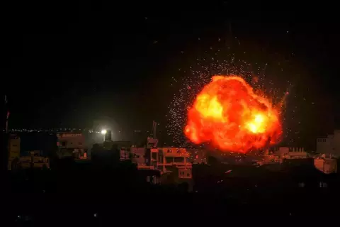 قصف إسرائيلي عنيف على غزة.. واستعدادات اجتياح رفح تبدأ قصف إسرائيلي عنيف على غزة.. واستعدادات اجتياح رفح تبدأ