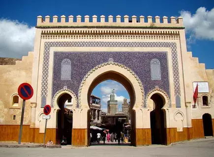 «فاس».. حاضرة من عوالم «ألف ليلة وليلة» «فاس».. حاضرة من عوالم «ألف ليلة وليلة»