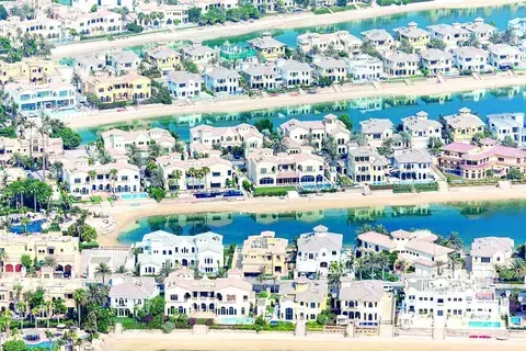 منحة أرض بمليار درهم في نخلة جميرا منحة أرض بمليار درهم في نخلة جميرا