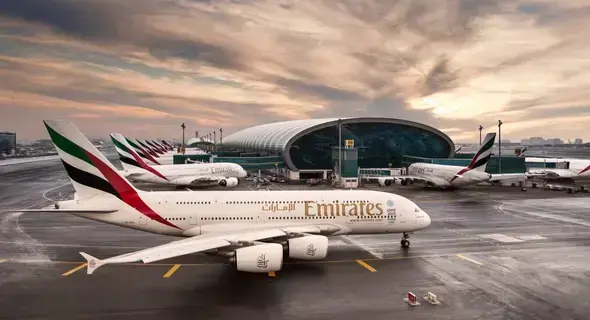المطارات تتأهب لاستقبال مئات آلاف المسافرين المطارات تتأهب لاستقبال مئات آلاف المسافرين