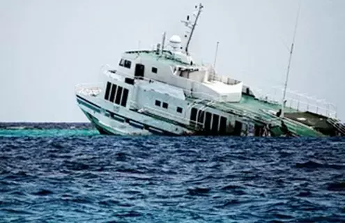 مصرع 97 شخصاً في غرق عبارة قبالة موزمبيق مصرع 97 شخصاً في غرق عبارة قبالة موزمبيق