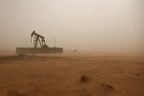 النفط يصعد مع تضاؤل الآمال في وقف إطلاق النار في غزة النفط يصعد مع تضاؤل الآمال في وقف إطلاق النار في غزة
