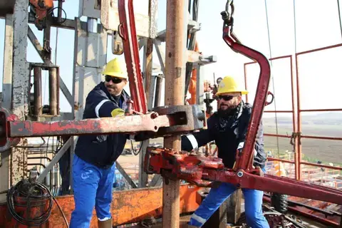 إنجاز حفر بئر نفطية في حقل «باي حسن» غربي كركوك إنجاز حفر بئر نفطية في حقل «باي حسن» غربي كركوك