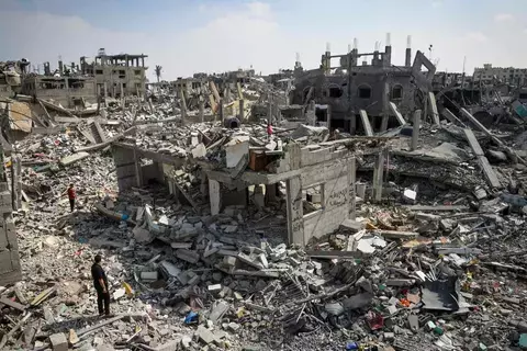 قنابل غير منفجرة تزن ألف رطل بمدارس في غزة قنابل غير منفجرة تزن ألف رطل بمدارس في غزة