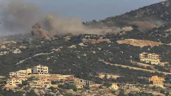 تصعيد في جنوب لبنان.. إسرائيل وحزب الله يتبادلان القصف تصعيد في جنوب لبنان.. إسرائيل وحزب الله يتبادلان القصف