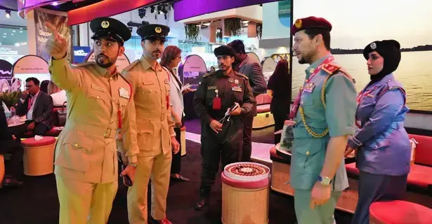 شرطة رأس الخيمة تستعرض خدماتها خلال سوق السفر بدبي