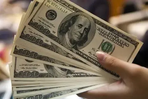 الدولار يتراجع إلى 50.84 جنيه في البنوك المصرية.. هل يستمر الانخفاض؟ الدولار يتراجع إلى 50.84 جنيه في البنوك المصرية.. هل يستمر الانخفاض؟