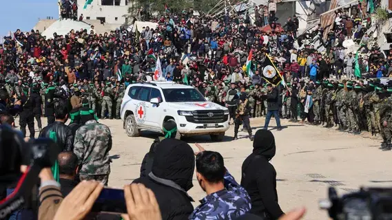 حماس تنشر مقطعاً مصوراً لرهينة محتجز في غزة حماس تنشر مقطعاً مصوراً لرهينة محتجز في غزة