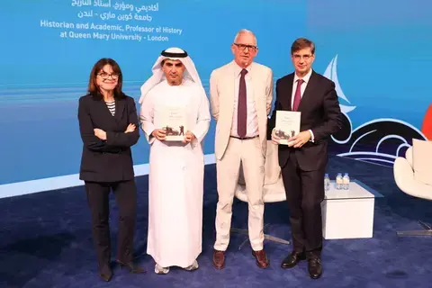 «أبوظبي للكتاب» يستعيد شارل ديغول «أبوظبي للكتاب» يستعيد شارل ديغول