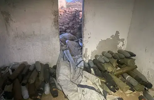 الجيش الإسرائيلي يعلن تدمير مقر القيادة المركزي في جبل الشيخ الجيش الإسرائيلي يعلن تدمير مقر القيادة المركزي في جبل الشيخ