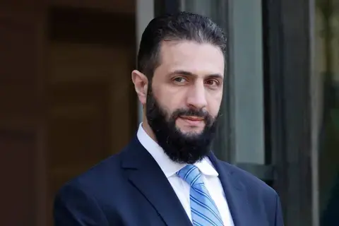 الشرع: هناك مفاوضات غير مباشرة مع إسرائيل لتهدئة الأوضاع الشرع: هناك مفاوضات غير مباشرة مع إسرائيل لتهدئة الأوضاع