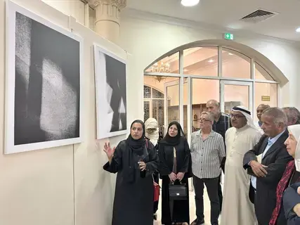33 عملاً في معرض (الأبيض والأسود) بـ «النادي العربي» 33 عملاً في معرض (الأبيض والأسود) بـ «النادي العربي»