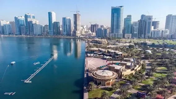 «شروق» تصوغ رؤية الشارقة عبر 52 مشروعاً بـ 7 مليارات درهم «شروق» تصوغ رؤية الشارقة عبر 52 مشروعاً بـ 7 مليارات درهم