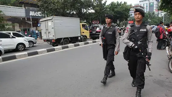 13 قتيلاً بانفجار عرضي لذخائر عسكرية قديمة في إندونيسيا 13 قتيلاً بانفجار عرضي لذخائر عسكرية قديمة في إندونيسيا