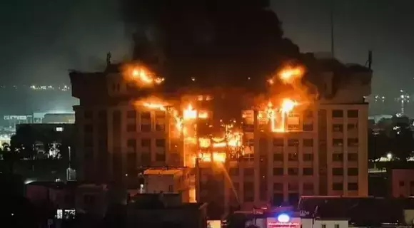 الدولار تحت الضغط بعد تراجعه عن أعلى مستوى منذ 3 أشهر الدولار تحت الضغط بعد تراجعه عن أعلى مستوى منذ 3 أشهر